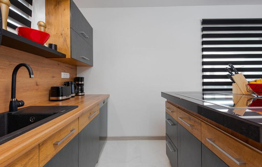 Luxurioeses Penthouse Welle Mit Whirlpool, Grill Und Meerblick Vir Exterior photo