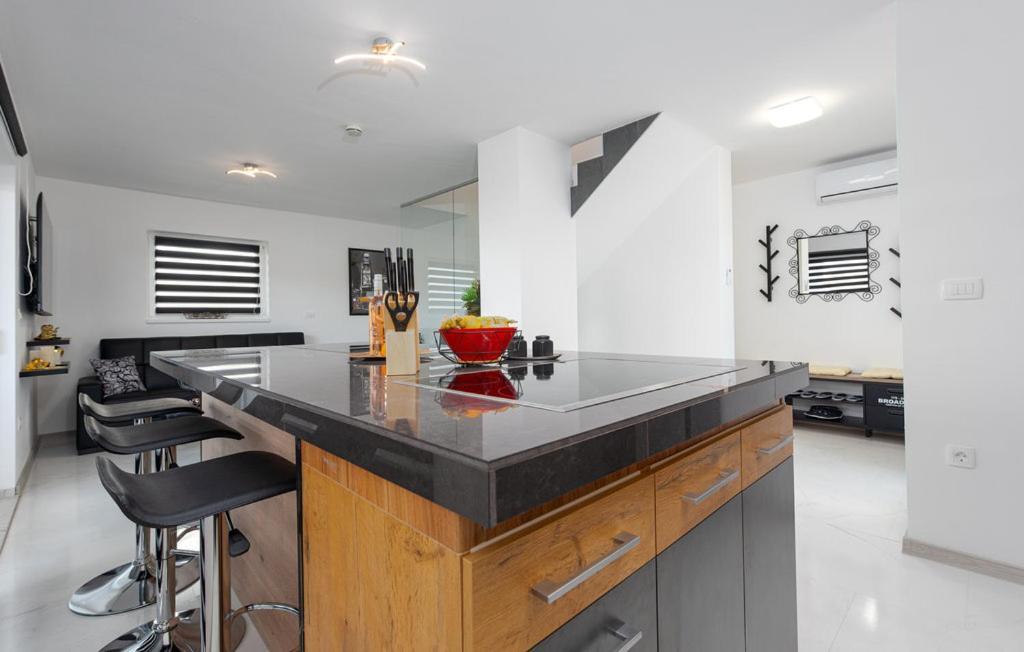 Luxurioeses Penthouse Welle Mit Whirlpool, Grill Und Meerblick Vir Exterior photo